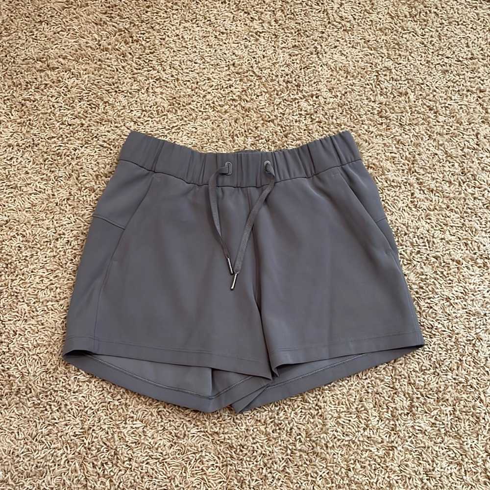 Army green woven lululemon shorts!